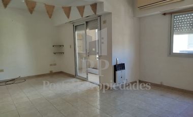 DEPTO. 2 AMBIENTES CON COCHERA CUBIERTA MORON