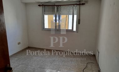 DEPTO. 2 AMBIENTES CON COCHERA CUBIERTA MORON