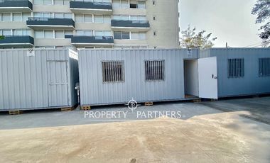 Amplio galpón con oficinas