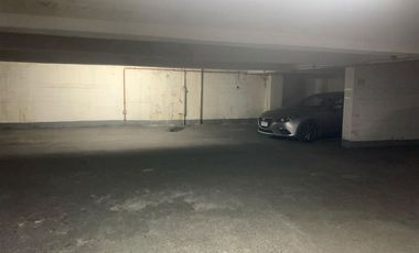 Estacionamiento en Venta en Amplio estacionamiento en Huerfanos