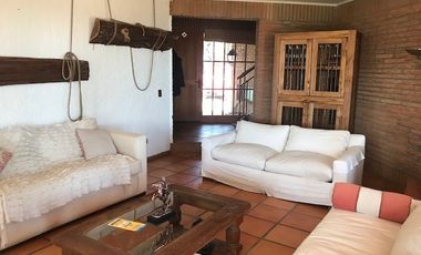 Casa en Venta en Sitio con 2 casas ambas con acceso al lago, 2 embarcaderos