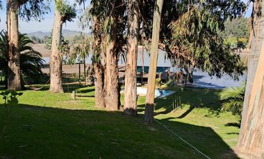 Casa en Venta en Sitio con 2 casas ambas con acceso al lago, 2 embarcaderos