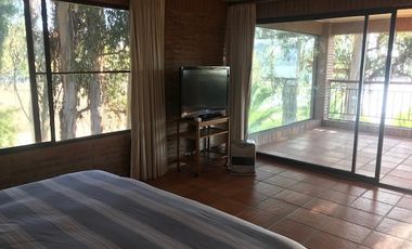 Casa en Venta en Sitio con 2 casas ambas con acceso al lago, 2 embarcaderos