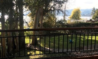 Casa en Venta en Sitio con 2 casas ambas con acceso al lago, 2 embarcaderos