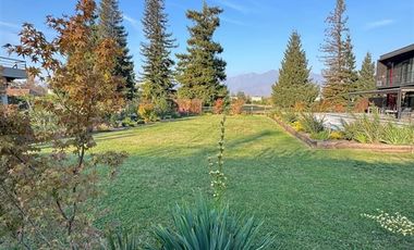 Casa en Venta en Moderna casa en club de golf Los Lirios