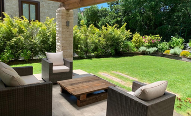 Casa en Arriendo en Arriendo por día en condominio para 10 personas con acceso al lago y marina a pasos del centro de Pucón