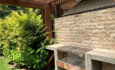 Casa en Arriendo en Arriendo por día en condominio para 10 personas con acceso al lago y marina a pasos del centro de Pucón