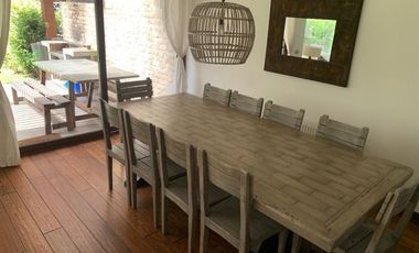 Casa en Arriendo en Arriendo por día en condominio para 10 personas con acceso al lago y marina a pasos del centro de Pucón