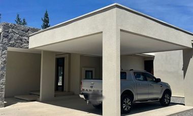 Casa en Venta en Preciosa casa en Club de Golf Los Lirios