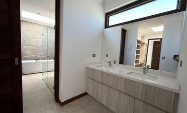 Casa en Venta en Preciosa casa en Club de Golf Los Lirios