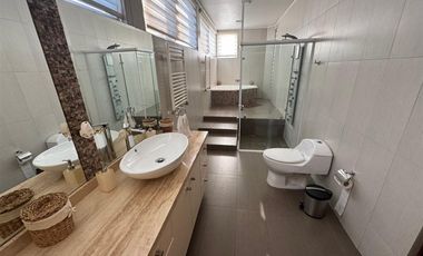 Casa en Venta en Increible casa mediterránea en exclusivo condominio Los Lirios