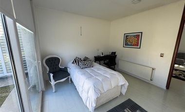 Casa en Venta en Increible casa mediterránea en exclusivo condominio Los Lirios