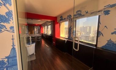 Oficina en Arriendo en Linda oficina al lado del metro Tobalaba, 2 privados, 2 baños