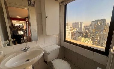 Oficina en Arriendo en Linda oficina al lado del metro Tobalaba, 2 privados, 2 baños