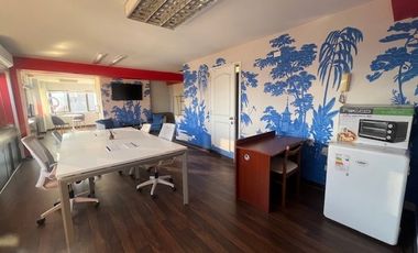 Oficina en Arriendo en Linda oficina al lado del metro Tobalaba, 2 privados, 2 baños
