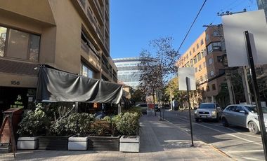 Oficina en Arriendo en Oportunidad oficina 2 privados y 1 baño en mejor sector de Providencia, metro Tobalaba.
