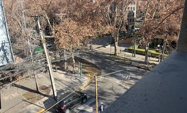 Oficina en Arriendo en Oportunidad oficina 2 privados y 1 baño en mejor sector de Providencia, metro Tobalaba.