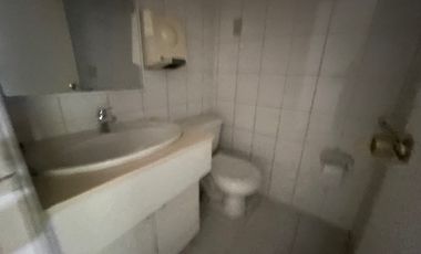 Oficina en Arriendo en Oportunidad oficina 2 privados y 1 baño en mejor sector de Providencia, metro Tobalaba.