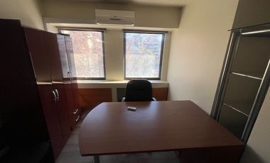 Oficina en Arriendo en Oportunidad oficina 2 privados y 1 baño en mejor sector de Providencia, metro Tobalaba.
