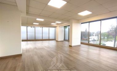 Local Comercial en Arriendo en COD38011 Ubicación Privilegiada Plaza De Las Banderas Hochstetter