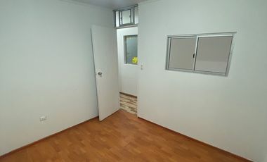Excelente Casa con Taller y Oficinas, cerca metro.