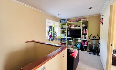 REBAJADA CASA EN VENTA EN PEÑALOLEN CONDOMINIO 5 DORM 5B