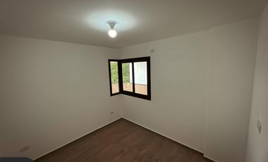 Departamento en Alquiler de 2 Dormitorios con Cochera - General Paz