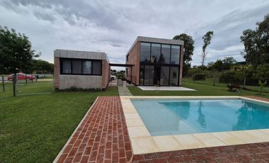 VENTA - ALQUILER Casa en San Sebastián Diseño - 4 ambientes