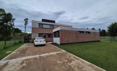 VENTA - ALQUILER Casa en San Sebastián Diseño - 4 ambientes