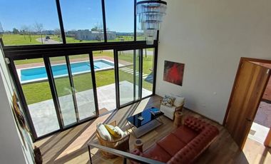 VENTA - ALQUILER Casa en San Sebastián Diseño - 4 ambientes