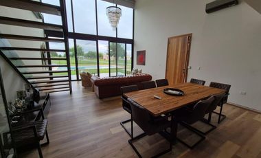 VENTA - ALQUILER Casa en San Sebastián Diseño - 4 ambientes