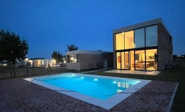 VENTA - ALQUILER Casa en San Sebastián Diseño - 4 ambientes