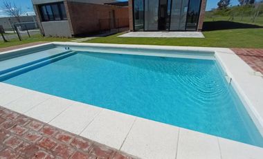 VENTA - ALQUILER Casa en San Sebastián Diseño - 4 ambientes