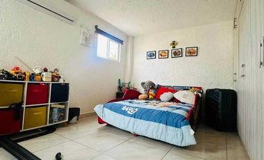 Casa Con Alberca y Vigilancia Al Sur de Cuernavaca, Burgos.