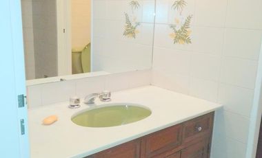 Casa 5 AMBIENTES GARAGE JARDIN 3 BAÑOS 1 TOILETTE