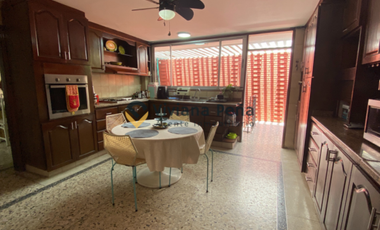 VENDO Casa grande en sector exclusivo de Barranquilla