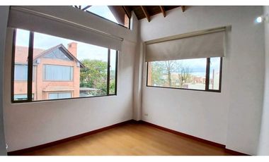 ARRIENDO  CASA CAMPESTRE UNIFAMILIAR EN CAJIC.