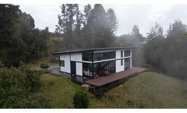 CASA EN SANTA ELENA VEREDA EL PLAN/ MEDELLIN