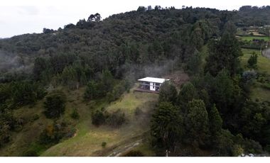 CASA EN SANTA ELENA VEREDA EL PLAN/ MEDELLIN