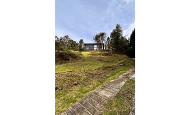 CASA EN SANTA ELENA VEREDA EL PLAN/ MEDELLIN