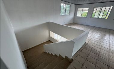 LOCAL COMERCIAL / VILLA ZAITA / 2 NIVELES / 830M / 20 PARKING