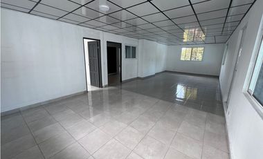 VILLA ZAITA / CASA COMERCIAL / 2 NIVELES / 830M / 20 PARKING