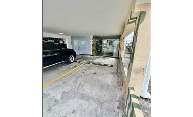 SAN FRANCISCO / GRANDE BUSINESS VILLAGE / 79M / PISO BAJO / SOBRE VIA