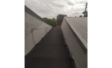 DISTINGUIDA CASA ZONA AV RADEMACHER Y MONTEAGUDO Cod C655