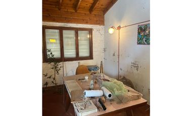 Importante propiedad en esquina con monoambiente barrio la farola