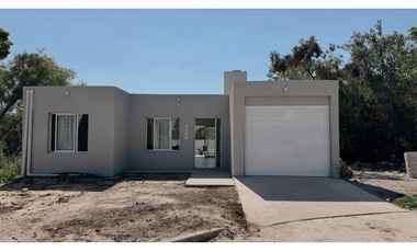 VENTA HERMOSA CASA 2 DORMITORIOS LOS LAPACHOS 3