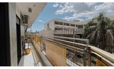 Venta departamento 3 dormitorios con cochera Zona Centro