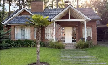 CASA EN ALQUILER / DE LAS HESPÉRIDES al 1400
