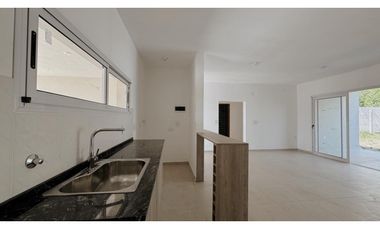 VENTA CASA 2 DORMITORIOS A ESTRENAR LOS LAPACHOS 3