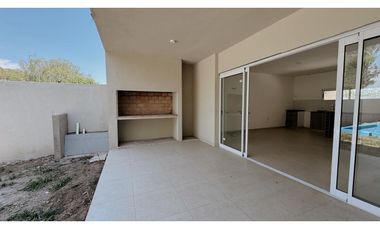 VENTA CASA 2 DORMITORIOS A ESTRENAR LOS LAPACHOS 3